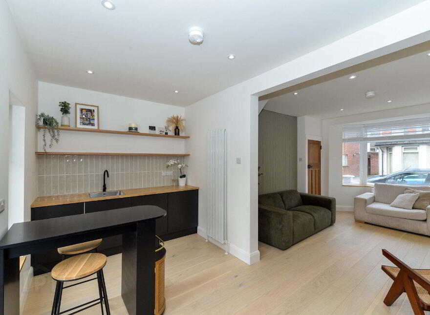 3 Lichfield Avenue, Belfast, BT5 5JQ