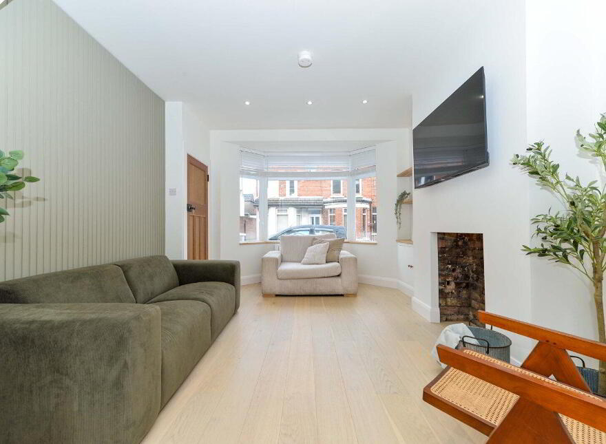 3 Lichfield Avenue, Belfast, BT5 5JQ