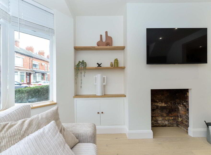 3 Lichfield Avenue, Belfast, BT5 5JQ