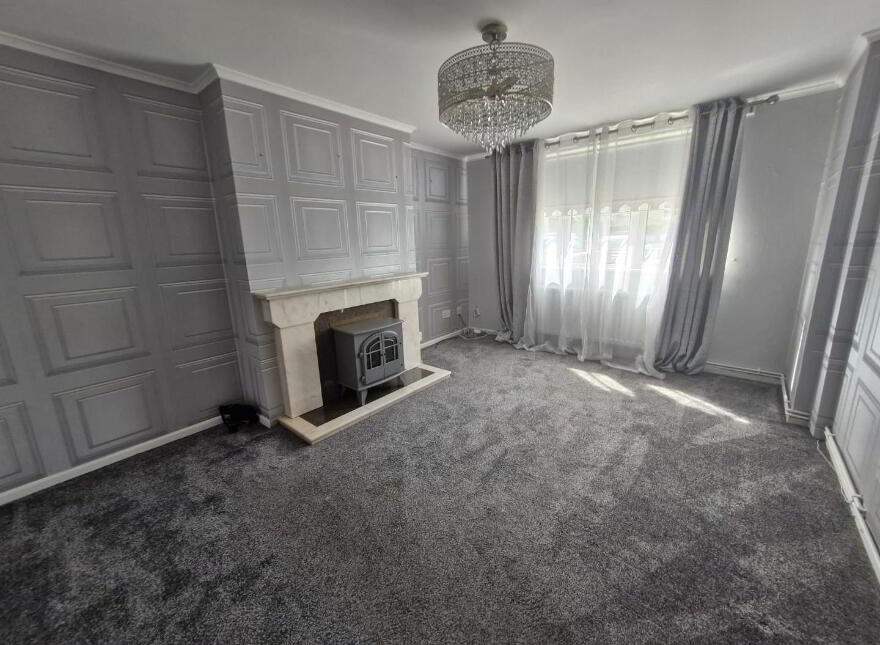 21 Ballinlare Gardens, Newry, BT35 6EX