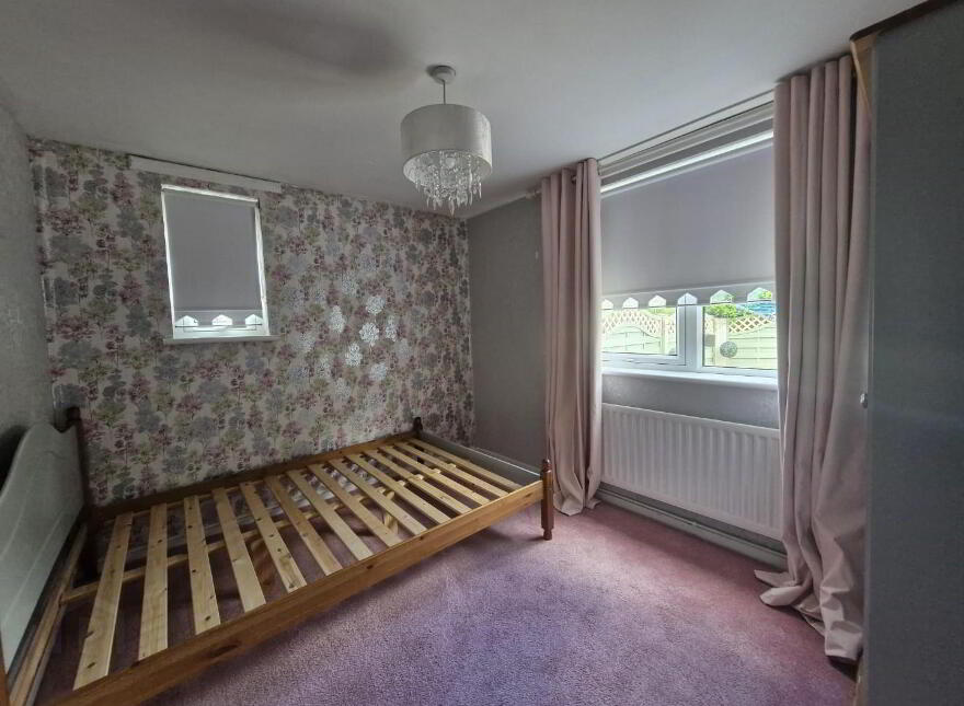 21 Ballinlare Gardens, Newry, BT35 6EX