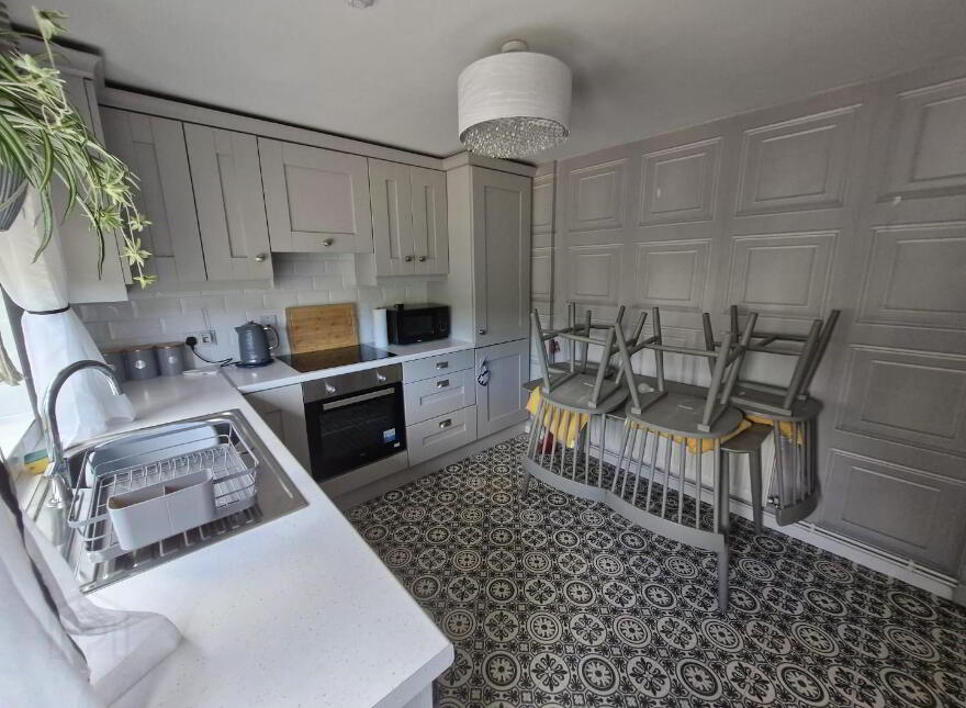 21 Ballinlare Gardens, Newry, BT35 6EX