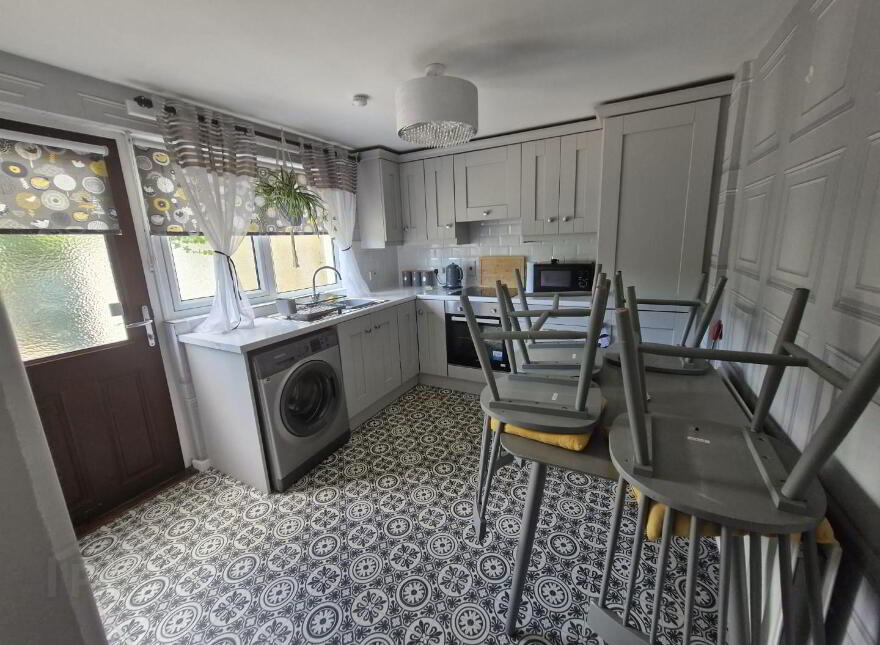 21 Ballinlare Gardens, Newry, BT35 6EX