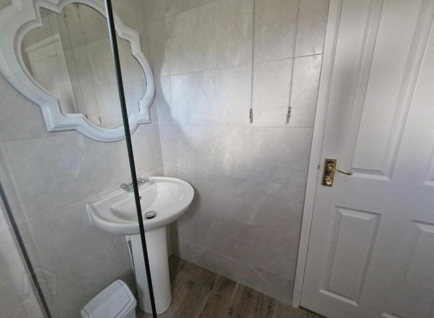 21 Ballinlare Gardens, Newry, BT35 6EX