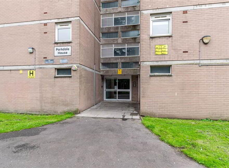 5a Parkdale House, Dunmurry, Belfast, BT17 9DA