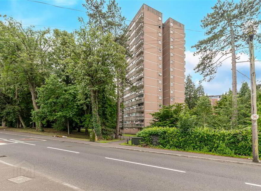 5a Parkdale House, Dunmurry, Belfast, BT17 9DA