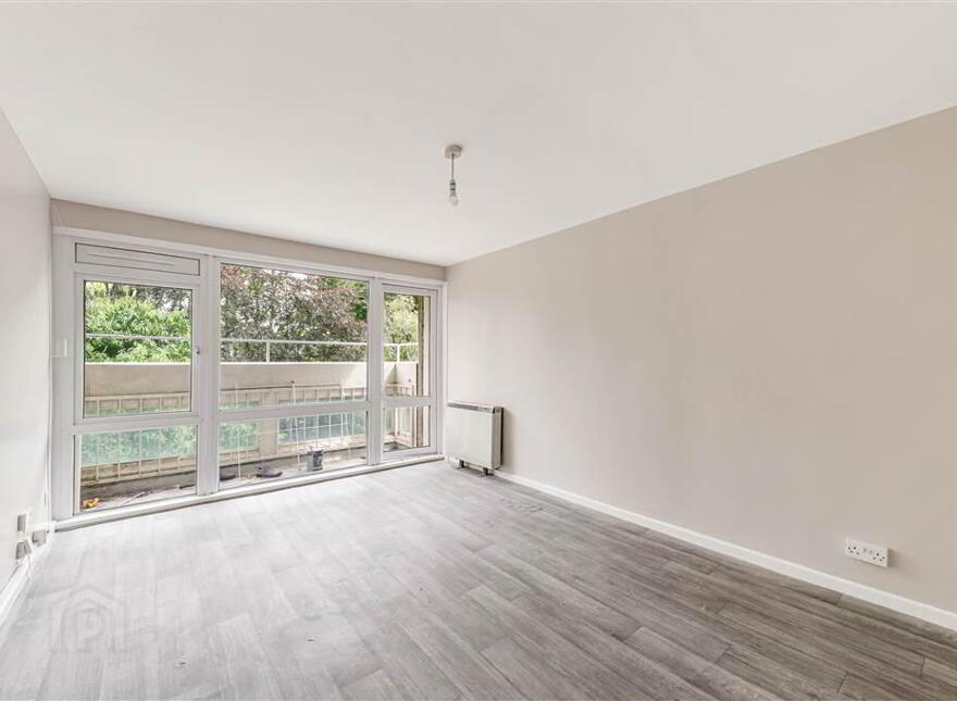 5a Parkdale House, Dunmurry, Belfast, BT17 9DA
