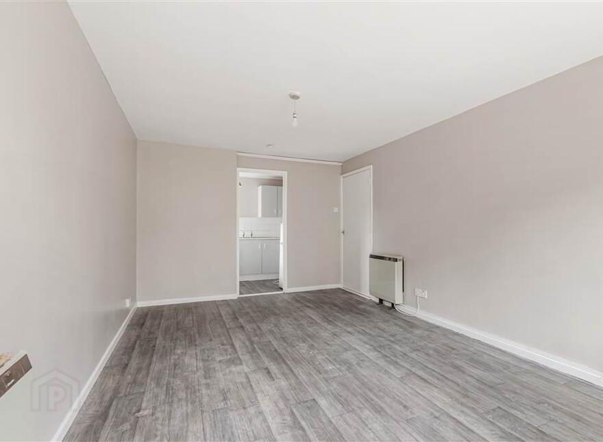 5a Parkdale House, Dunmurry, Belfast, BT17 9DA