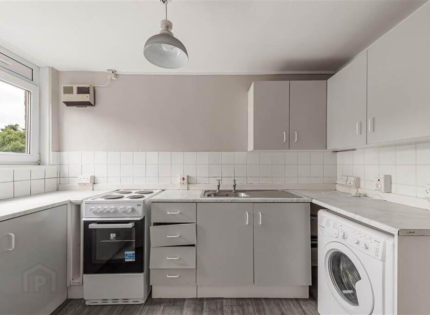 5a Parkdale House, Dunmurry, Belfast, BT17 9DA
