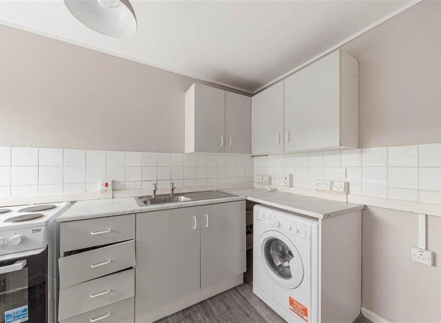 5a Parkdale House, Dunmurry, Belfast, BT17 9DA