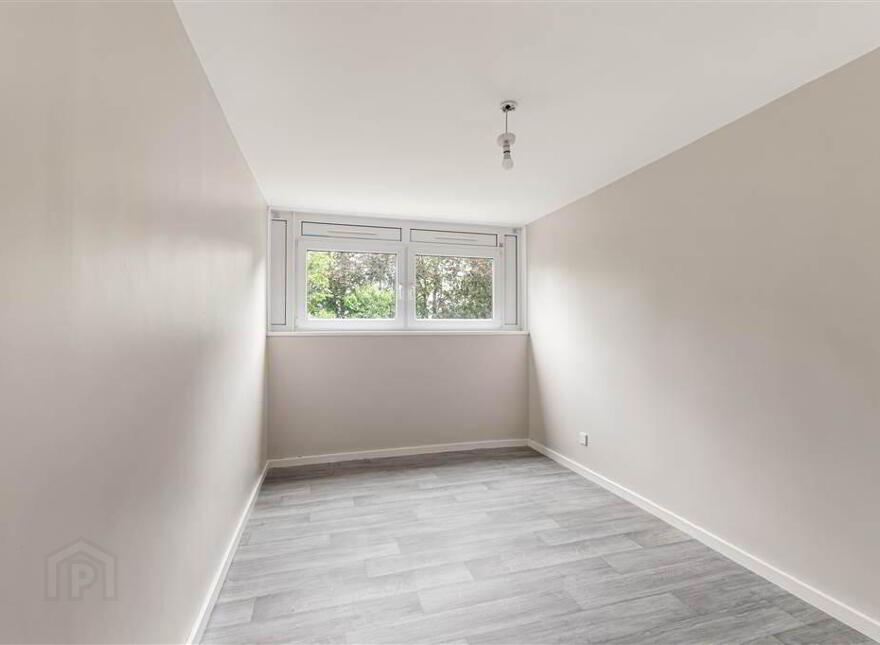 5a Parkdale House, Dunmurry, Belfast, BT17 9DA