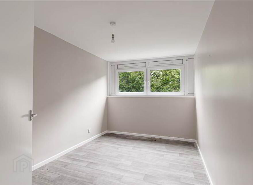 5a Parkdale House, Dunmurry, Belfast, BT17 9DA