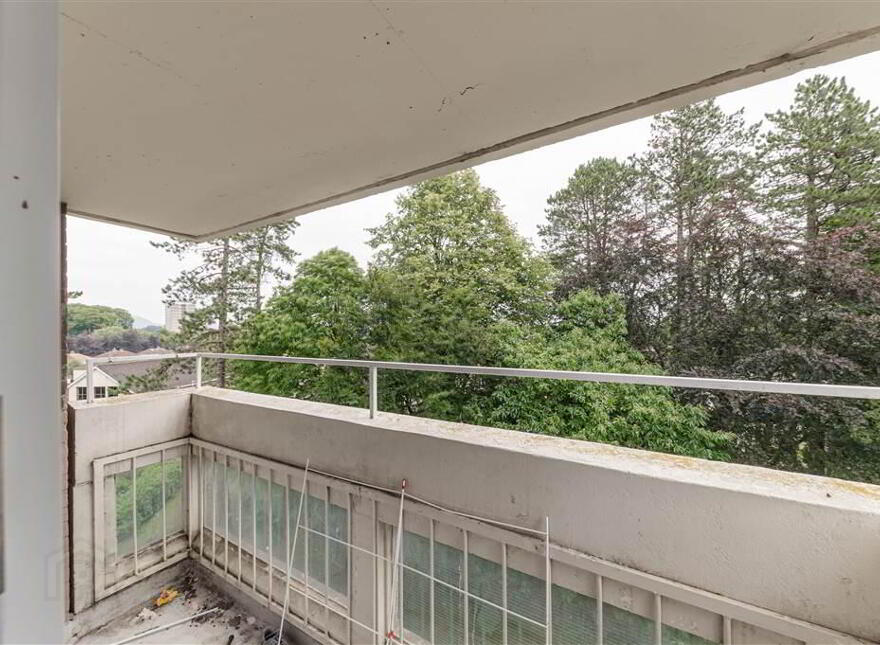 5a Parkdale House, Dunmurry, Belfast, BT17 9DA