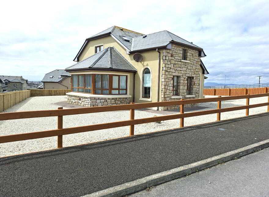 69 Stracomer Hill, Tullan Strand, Bundoran, F94W300
