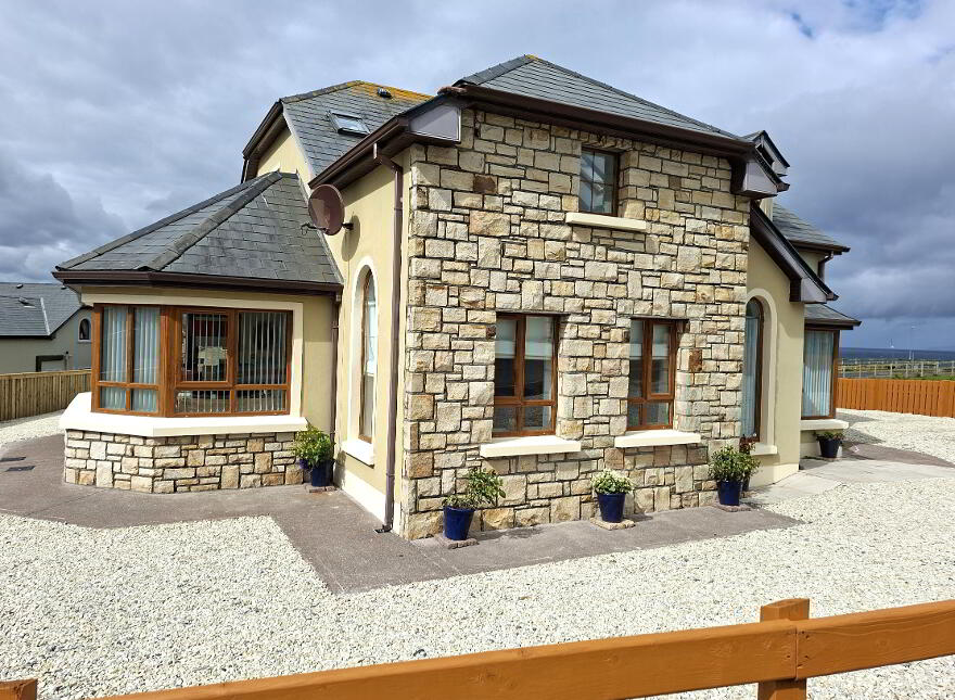 69 Stracomer Hill, Tullan Strand, Bundoran, F94W300