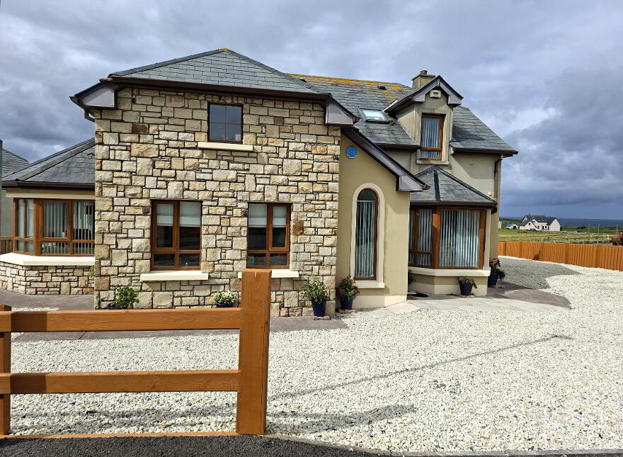 69 Stracomer Hill, Tullan Strand, Bundoran, F94W300 photo