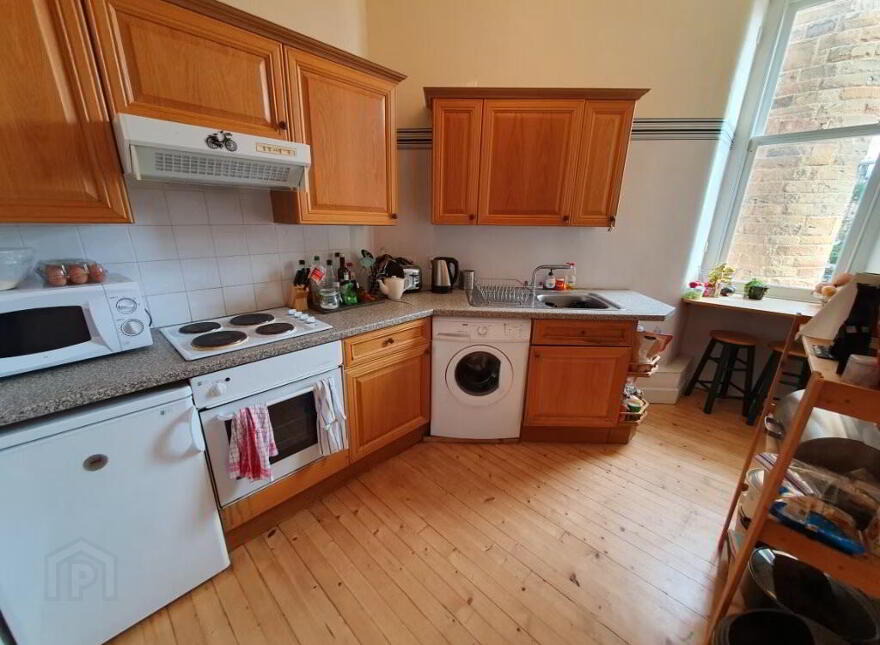 56 Montpelier Park, Bruntsfield, Edinburgh, EH10 4NH