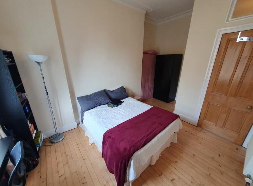 56 Montpelier Park, Bruntsfield, Edinburgh, EH10 4NH