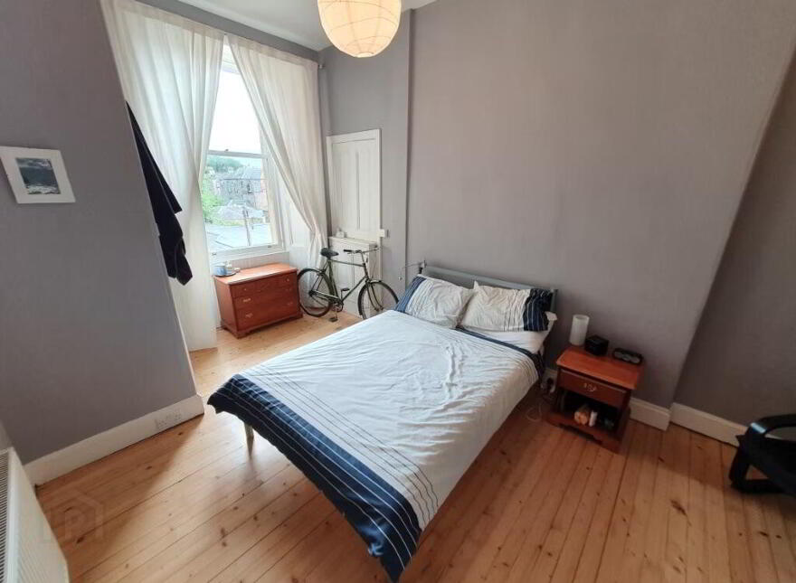56 Montpelier Park, Bruntsfield, Edinburgh, EH10 4NH