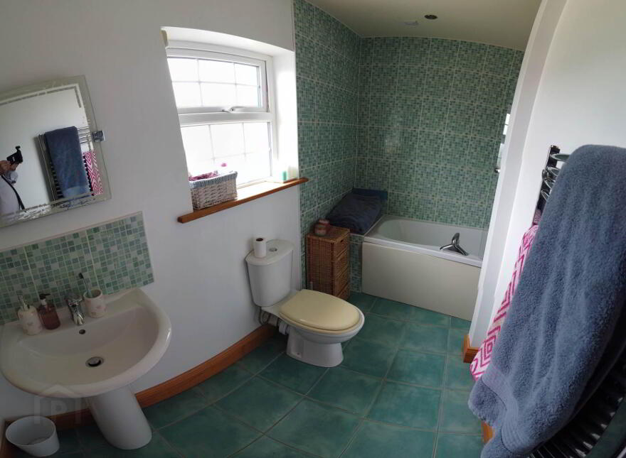 Carrickafoden, Carndonagh, F93E142
