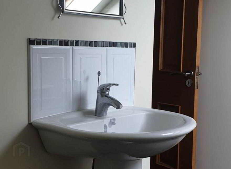 Carrickafoden, Carndonagh, F93E142