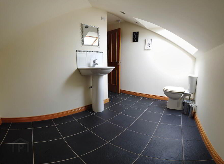 Carrickafoden, Carndonagh, F93E142
