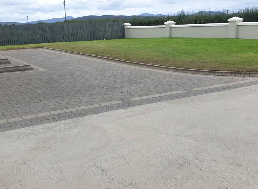 Carrickafoden, Carndonagh, F93E142