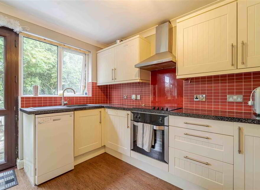 32 Eglantine Park, Royal Hillsborough, BT26 6HL