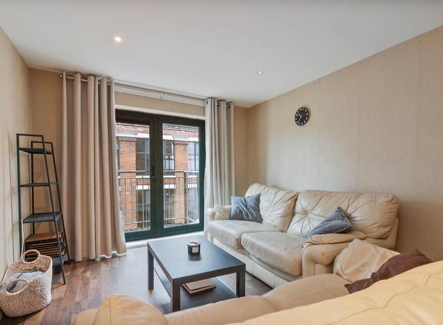 402 The Lucas Building, 1-3 Ormeau Avenue, Belfast, BT2 8HB