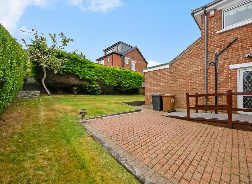 14 Cotswold Avenue, Newton Park, Belfast, BT8 6NA