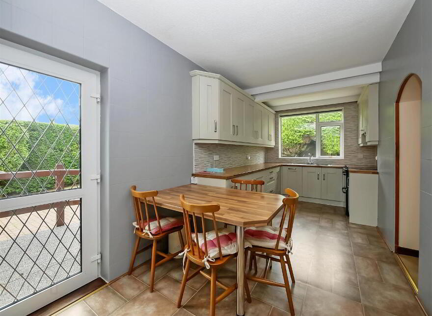 14 Cotswold Avenue, Newton Park, Belfast, BT8 6NA