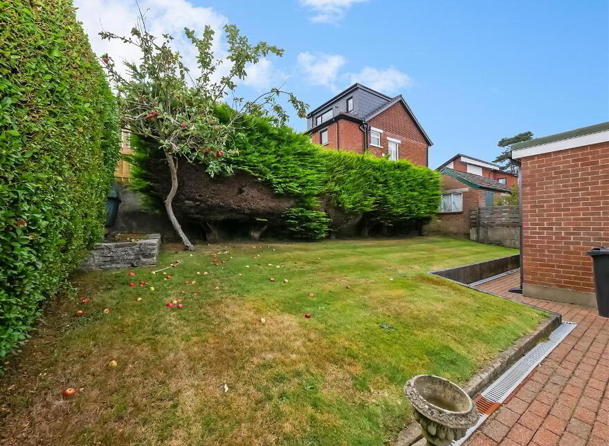 14 Cotswold Avenue, Newton Park, Belfast, BT8 6NA