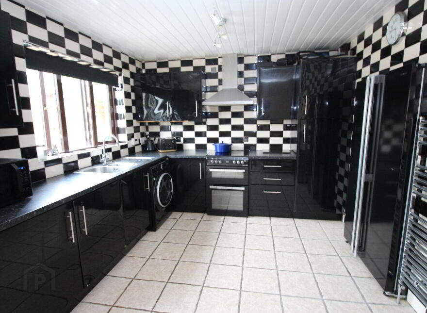 91 Broadlands, Carrickfergus, BT38 7BA