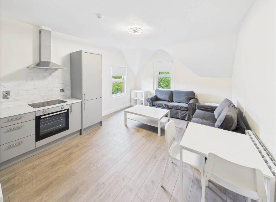 Apartment 5 12 Deramore Park, Belfast, BT9 5JT
