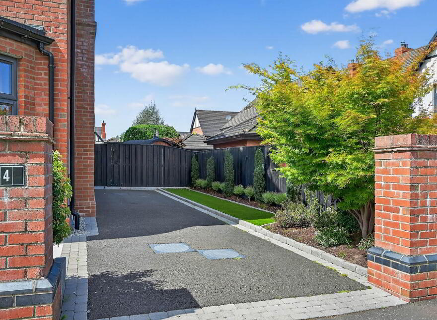 4 Harberton Green, Malone, Belfast, BT9 6WS