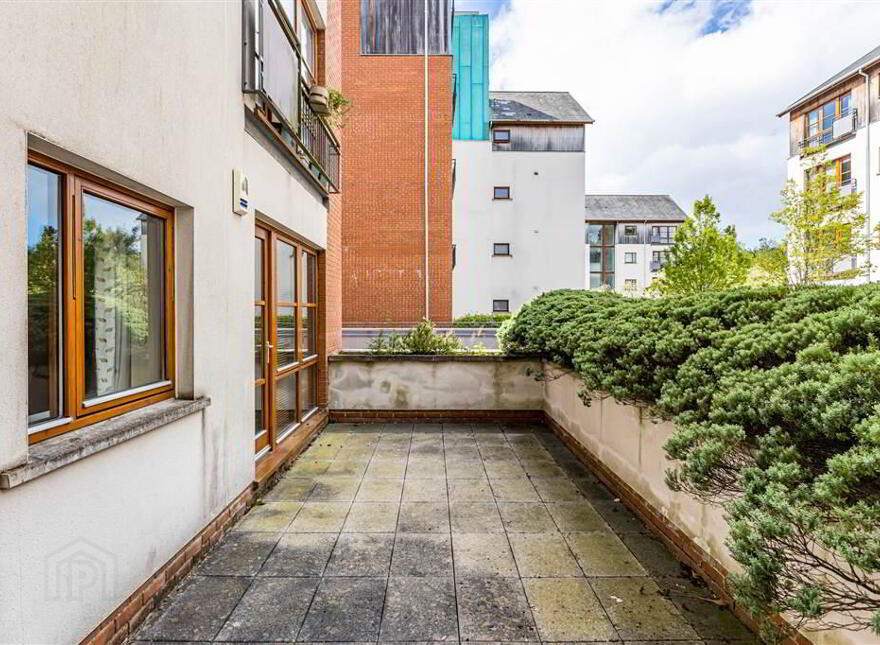 D1 The Pines, Malone Square, Belfast, BT9 6JU