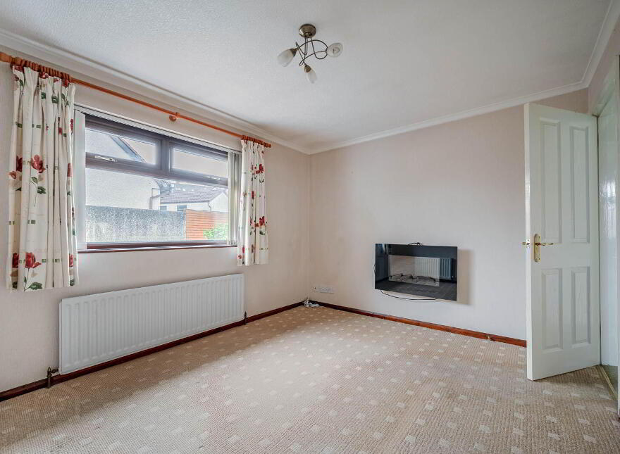 28 Irvine Park, Bangor, BT19 7XR