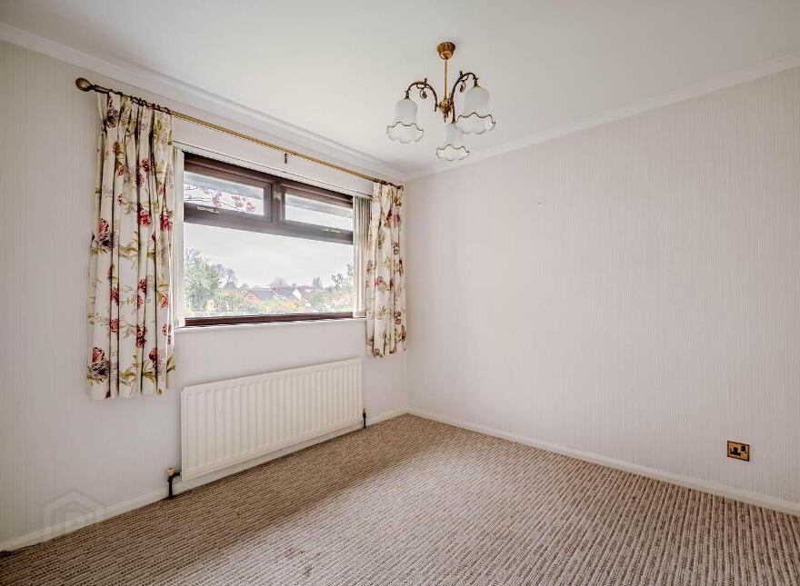 28 Irvine Park, Bangor, BT19 7XR