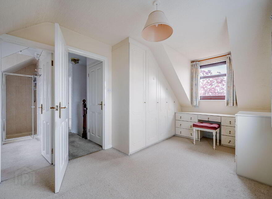 28 Irvine Park, Bangor, BT19 7XR