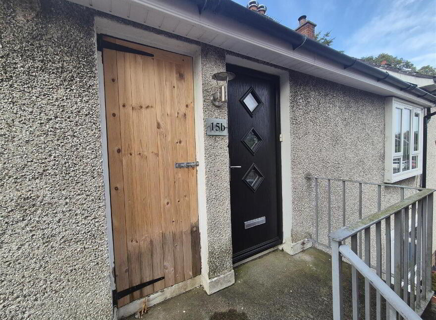 15b Belvoir Crescent, Belfast, BT8 7EJ