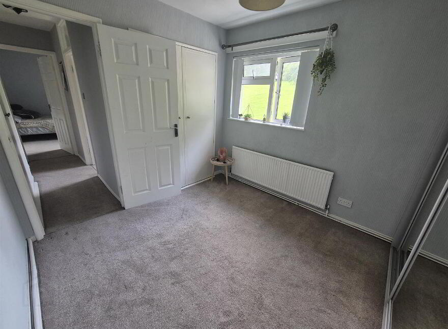 15b Belvoir Crescent, Belfast, BT8 7EJ