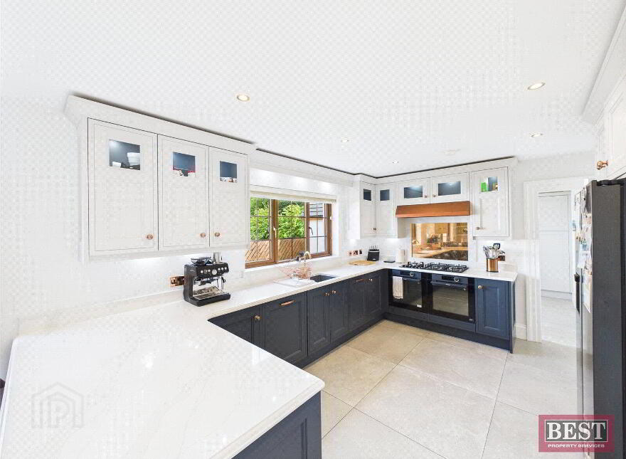 9 Rathdallan, Warrenpoint, Newry, BT34 3UQ