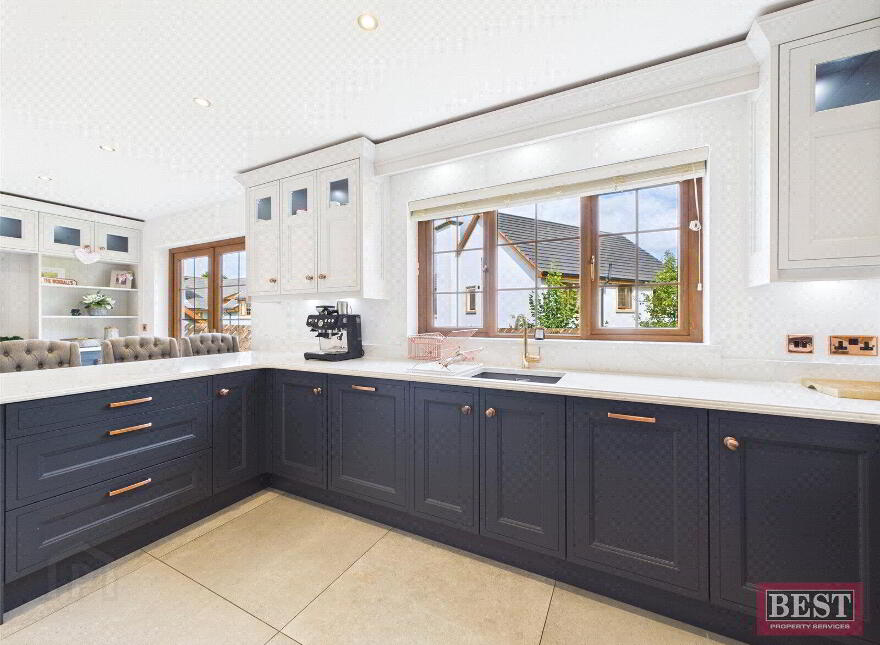 9 Rathdallan, Warrenpoint, Newry, BT34 3UQ
