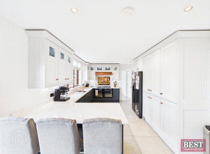 9 Rathdallan, Warrenpoint, Newry, BT34 3UQ