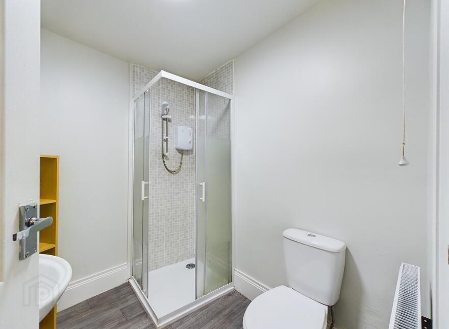Apt 1, 340 Newtownards Road, Belfast, BT4 1HE