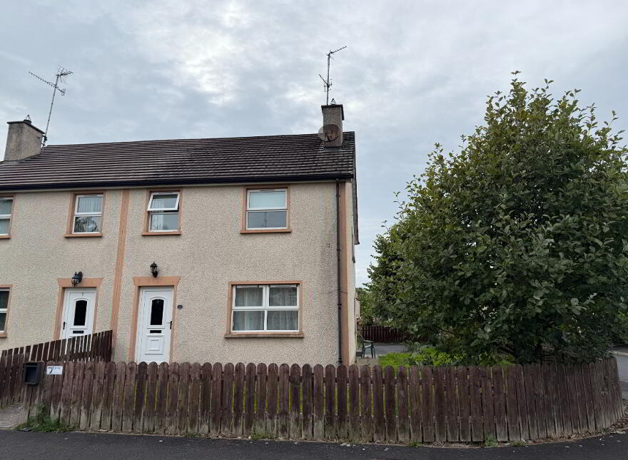5 Elm Avenue, Bush, BT71 6UE photo