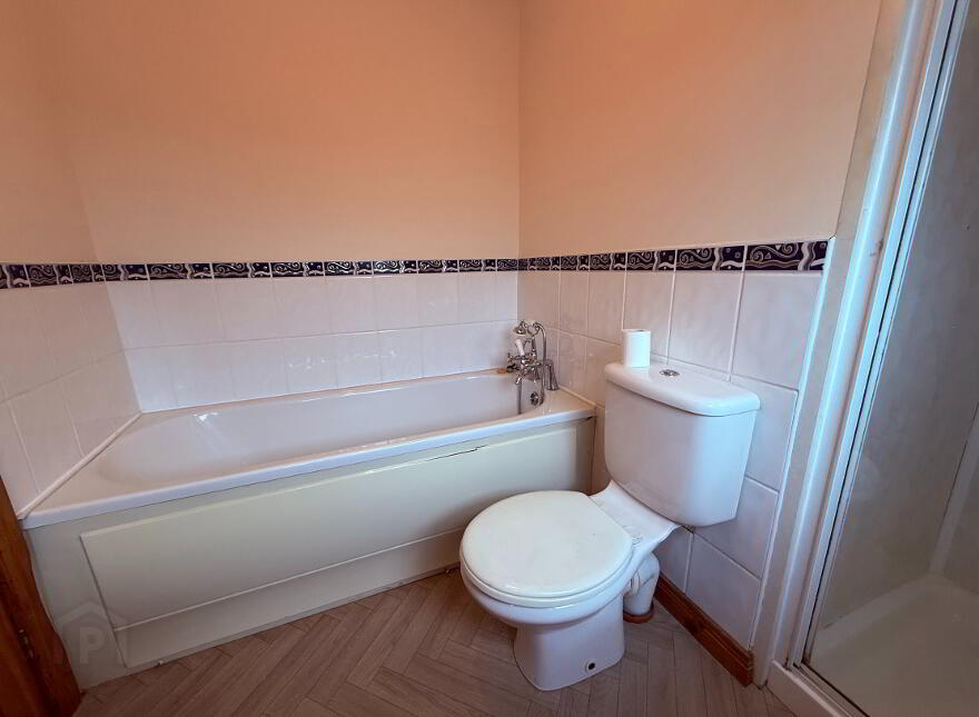 5 Elm Avenue, Bush, BT71 6UE