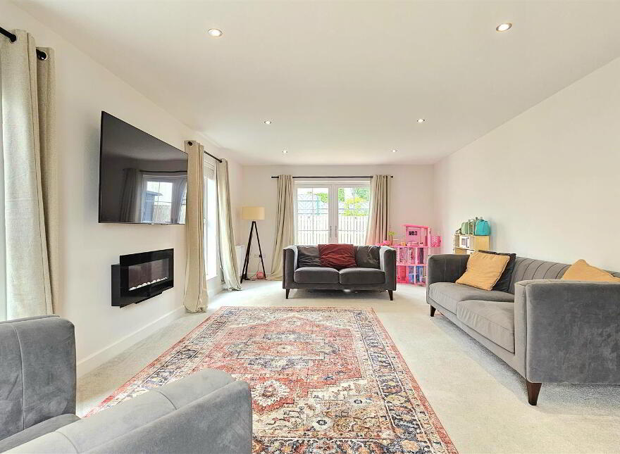 25 Bashford Park Hill, Carrickfergus, BT38 9FG