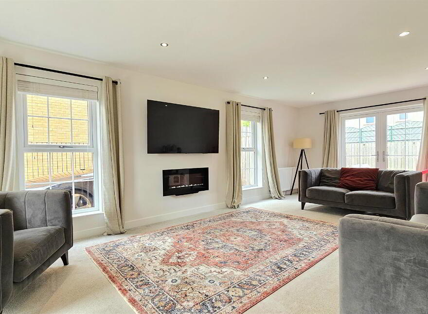 25 Bashford Park Hill, Carrickfergus, BT38 9FG