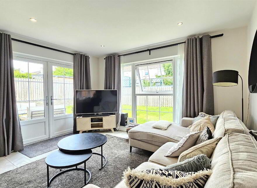 25 Bashford Park Hill, Carrickfergus, BT38 9FG